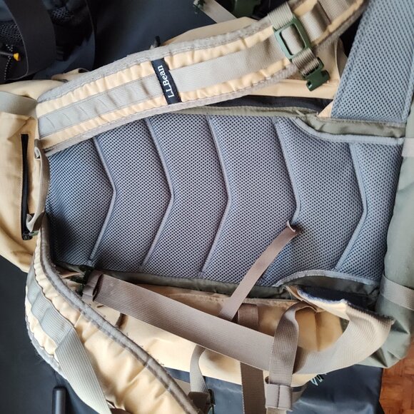 Stylish L.L.Bean Backpack & Fanny Pack Bundle Continental – Perfect for Everyday - Picture 8 of 10